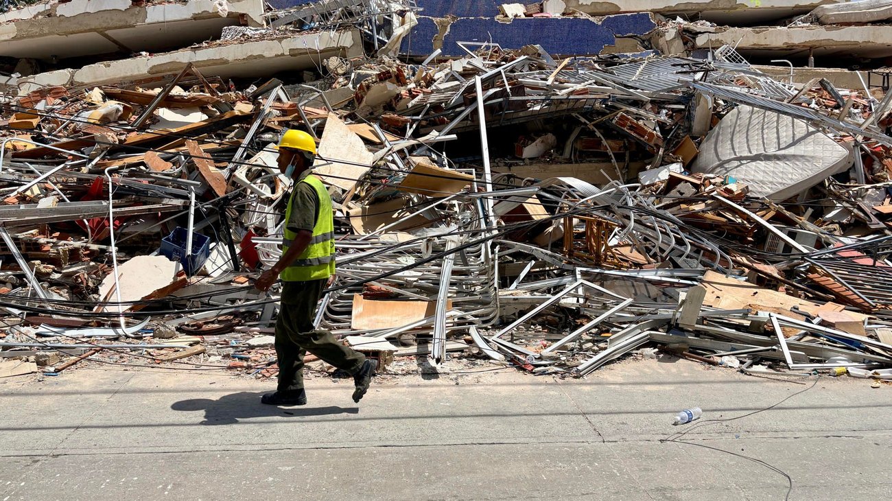 Se eleva a 2,595 los muertos por el doble terremoto de Venezuela