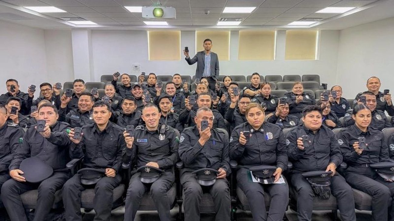 Capacitan a policías de Monterrey en uso de bodycam con traductor