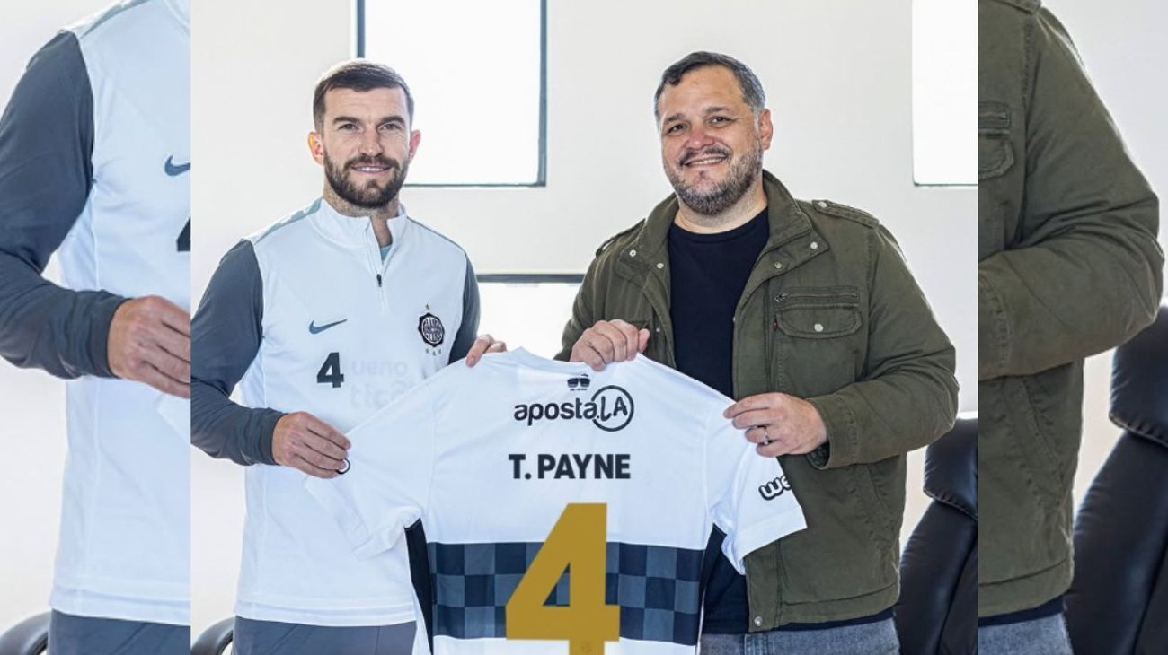 Subastan la camiseta con la que Tim Payne debutó en Olimpia