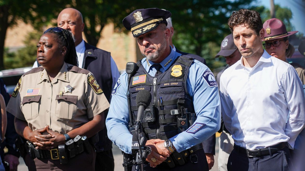 Investiga tiroteo en escuela de Mineápolis como terrorismo