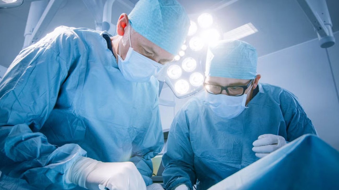 Recibe niño de dos años un corazón dañado en trasplante