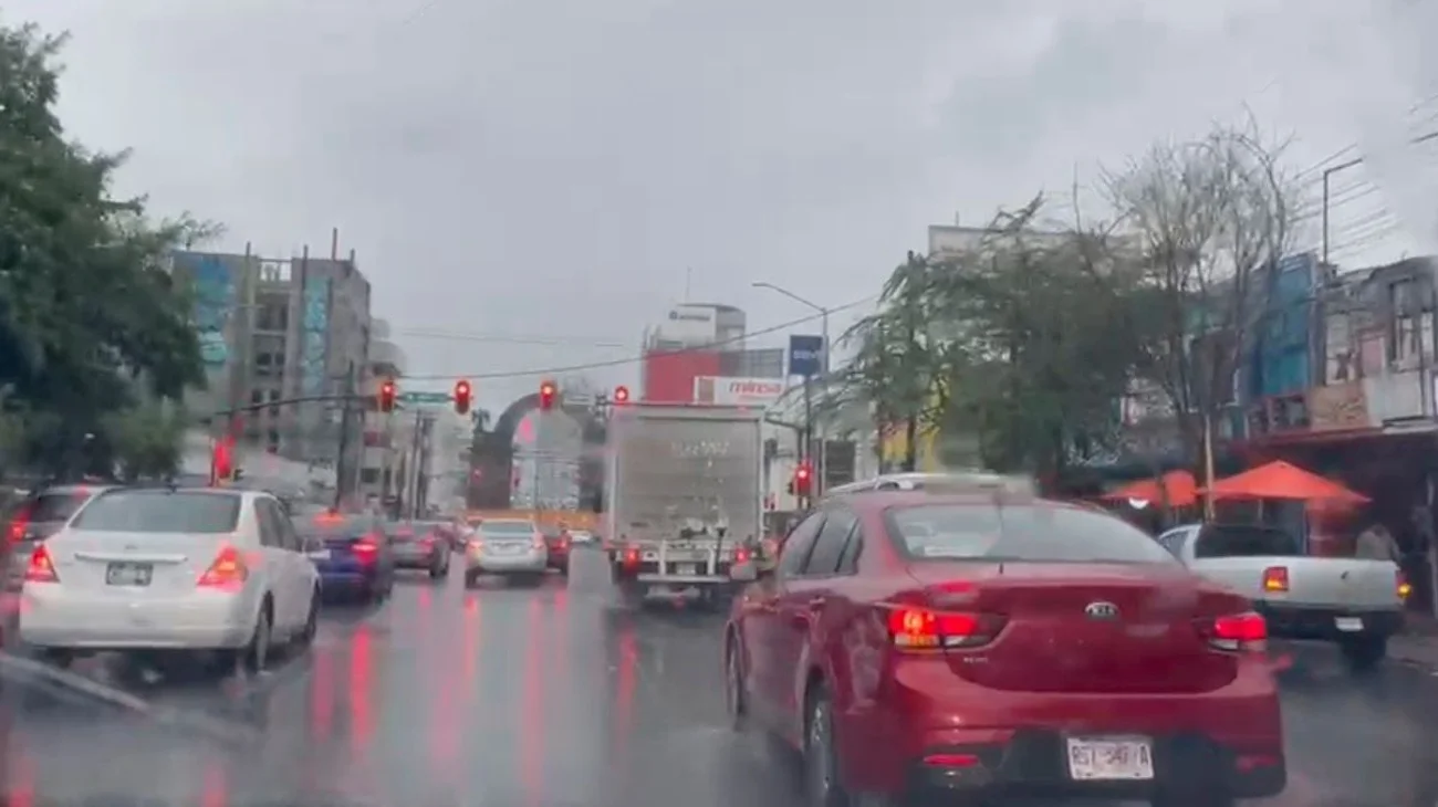 trafico_lluvias_monterrey1_e3c4cb0294