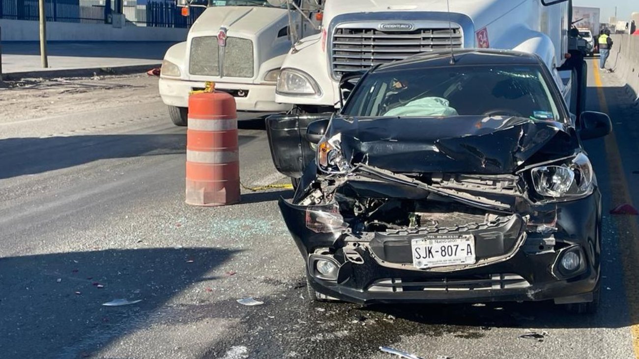 trailer_embiste_a_automovil_en_el_municipio_de_apodaca_e1173e74ec