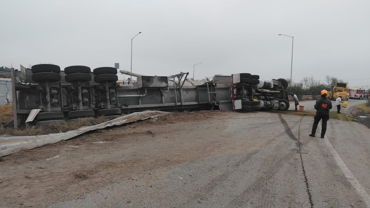 Reportan volcadura sobre el Anillo Periférico