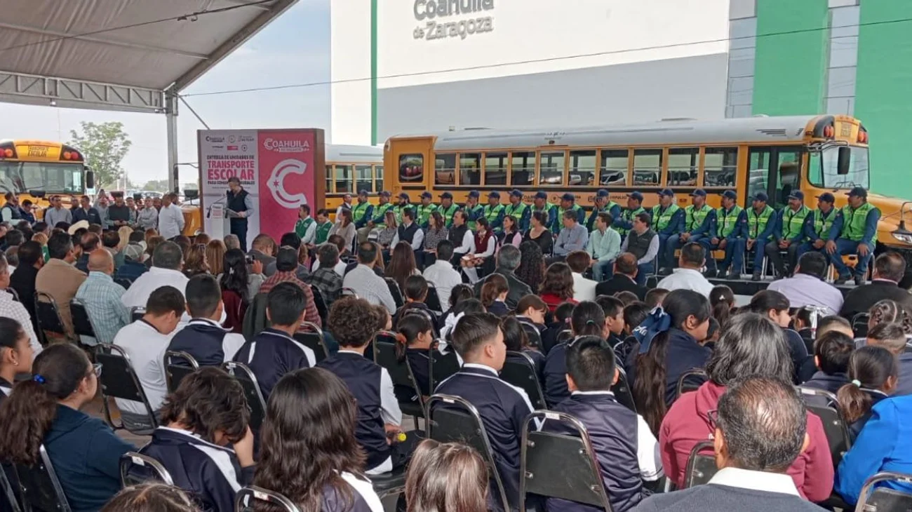 Entregan unidades de transporte escolar para comunidades rurales