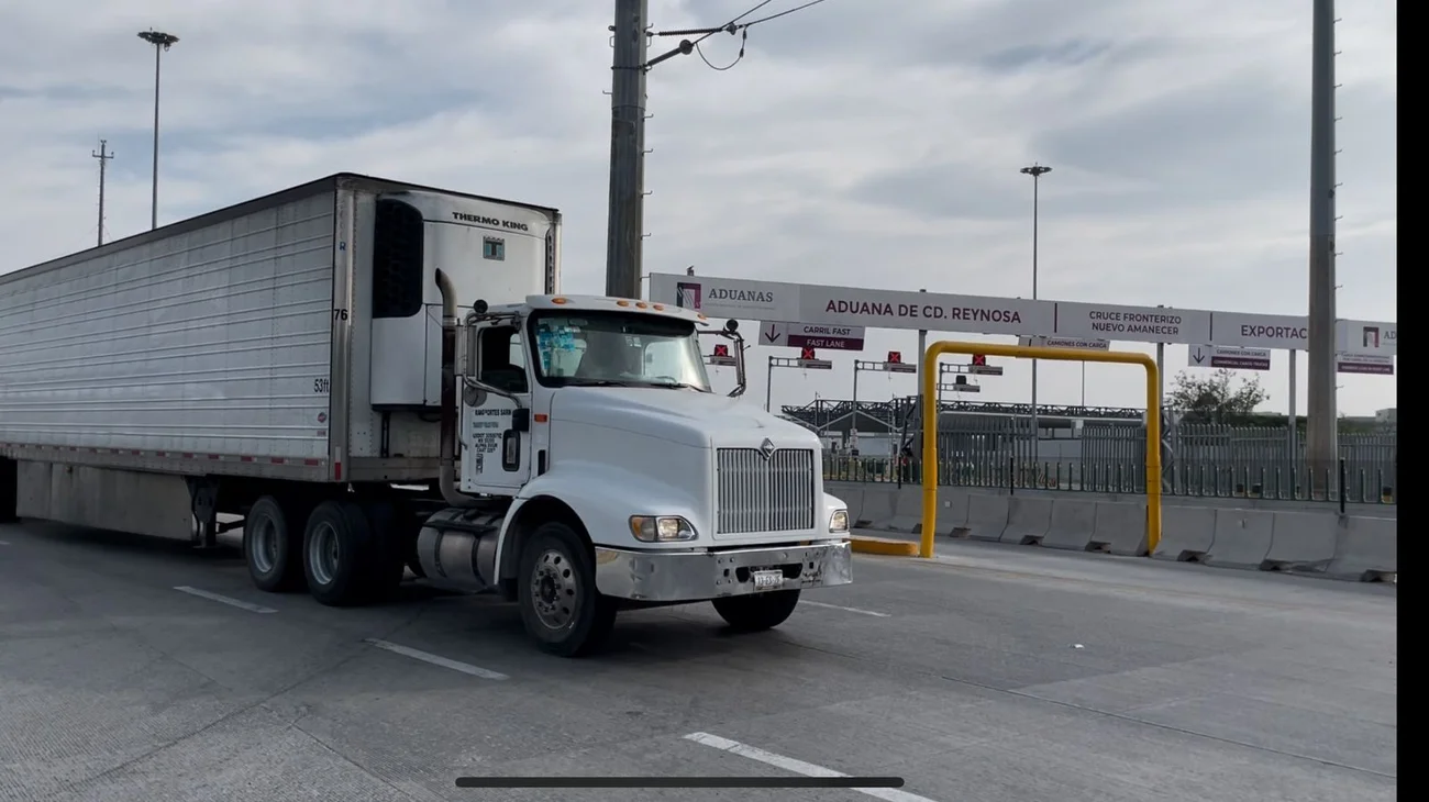 Transportistas advierten impacto por aranceles entre México y EUA
