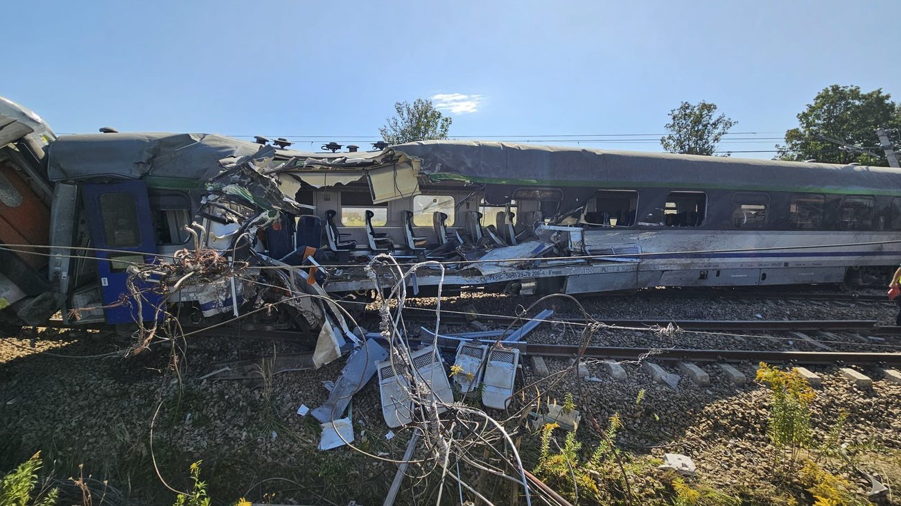 Choca tren contra camión en Polonia; reportan un muerto y heridos