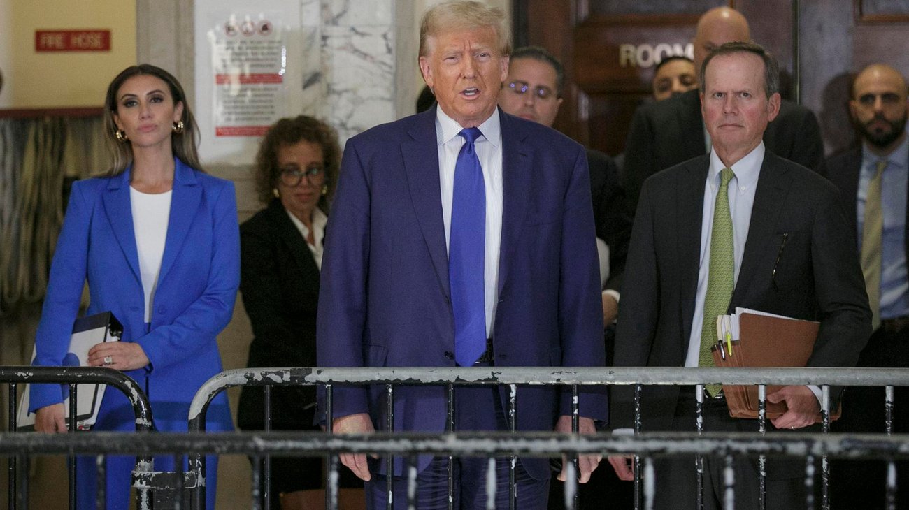 Trump abandona tribunal tras otra negativa del juez