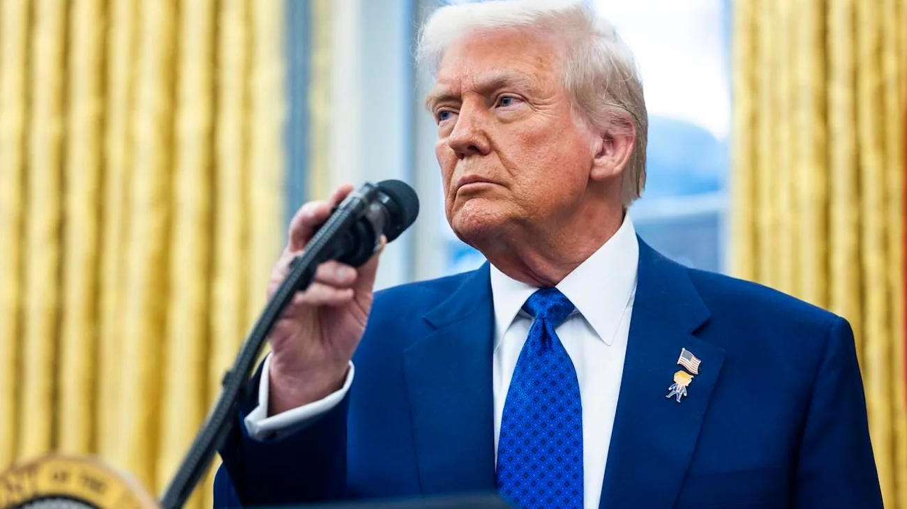 Firma Trump memorando para imponer 'aranceles recíprocos' 