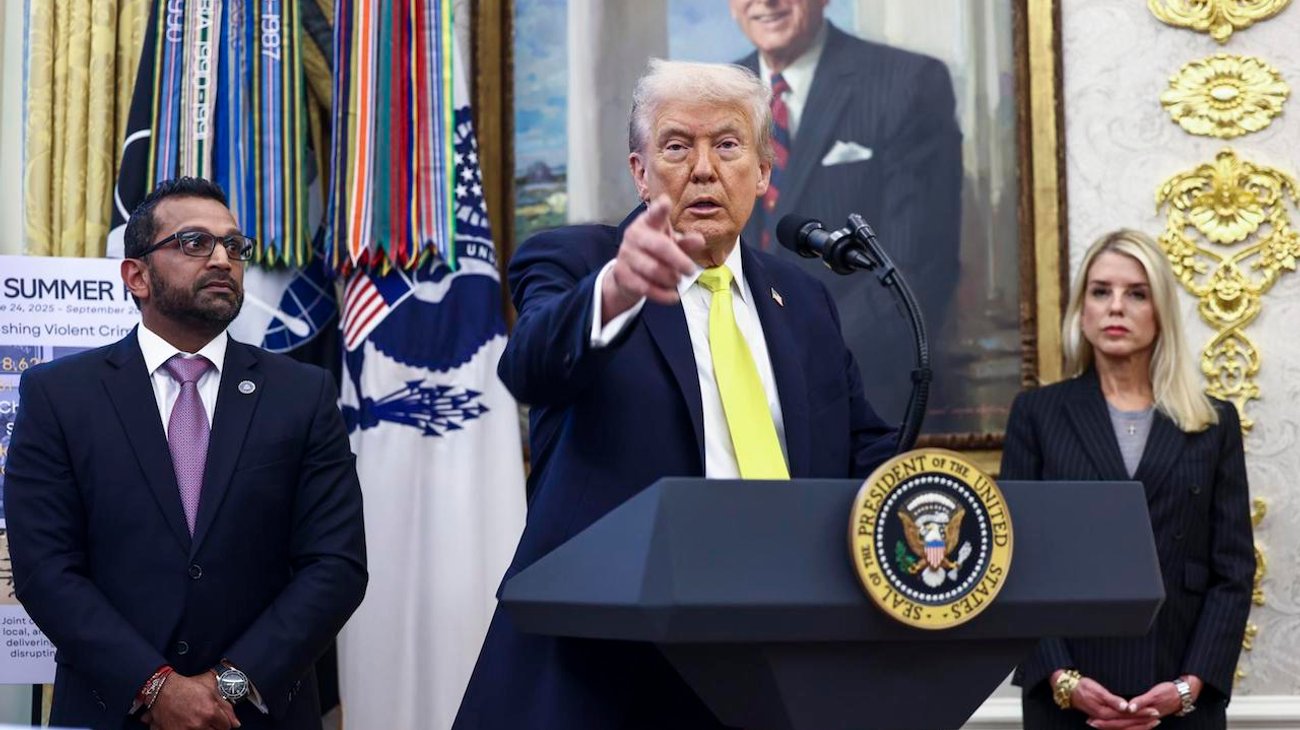 Analiza Trump emprender ataques en territorio venezolano