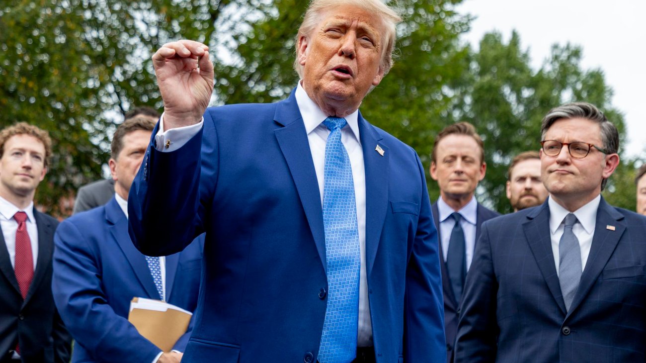 Trump ordena llamar 'superinteligencia' a la IA en su Gobierno