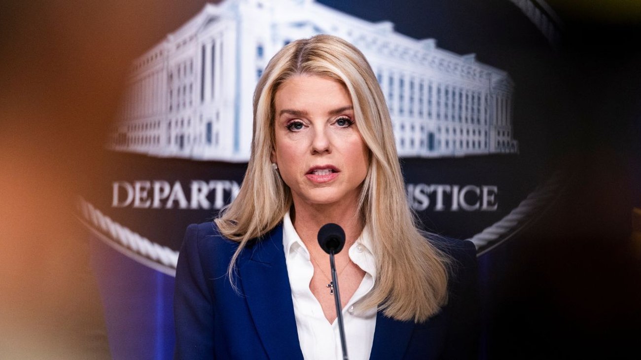 Trump destituye a Pam Bondi de Fiscalía General de EUA