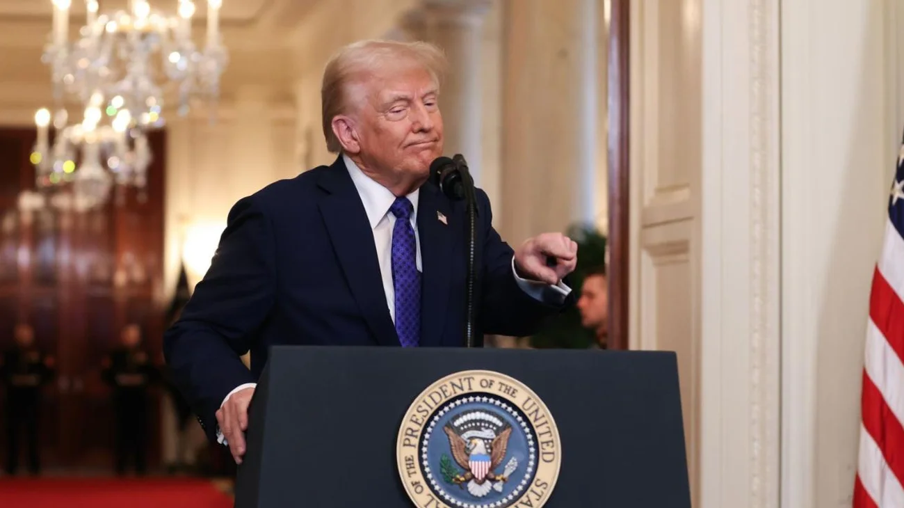 Trump firma ley contra migrantes con robos y delitos menores