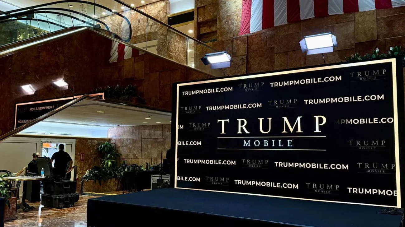 Lanza EUA su propia compañía telefónica, Trump Mobile