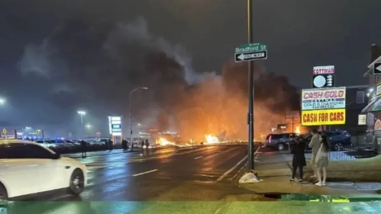 Mueren seis mexicanos en desplome de aeronave en Filadelfia