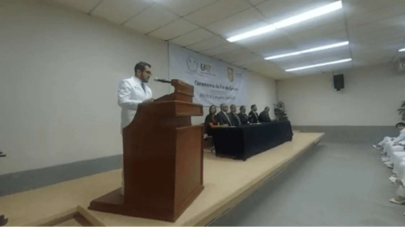 Se gradúan alumnos de la Facultad de Odontología de la UAT
