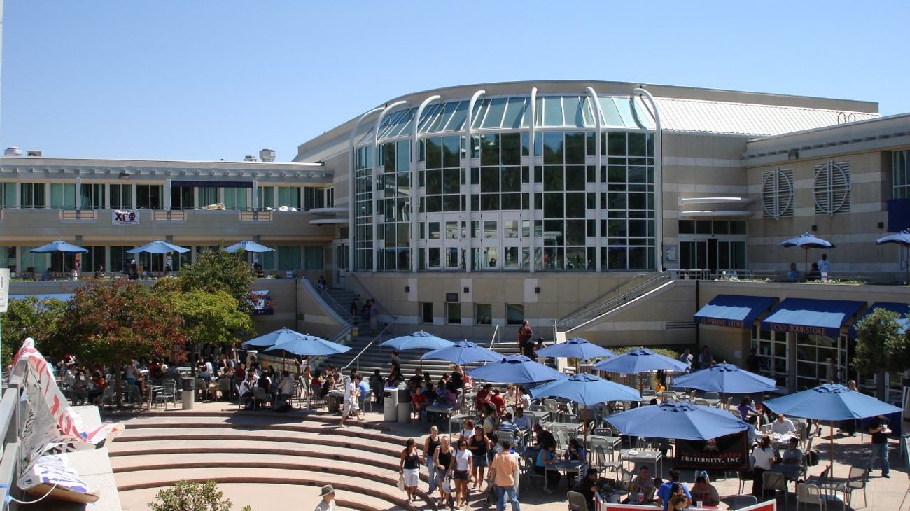 EUA señala discriminación racial en Universidad de California
