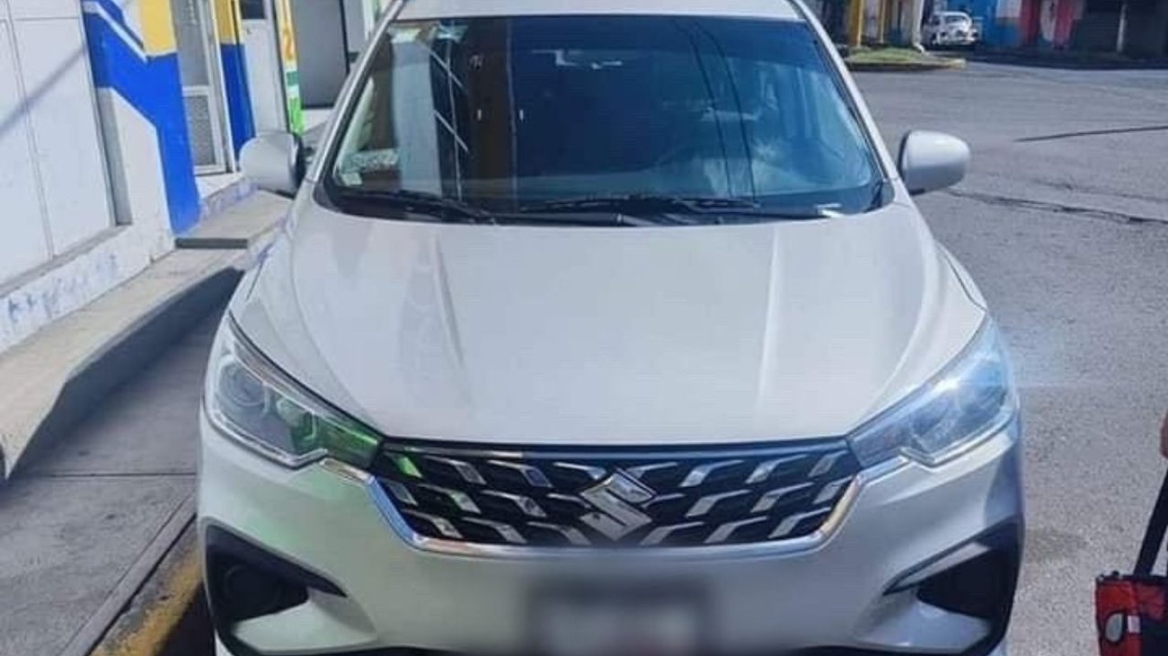 Le prestan camioneta para ir a motel y mujer se la roba