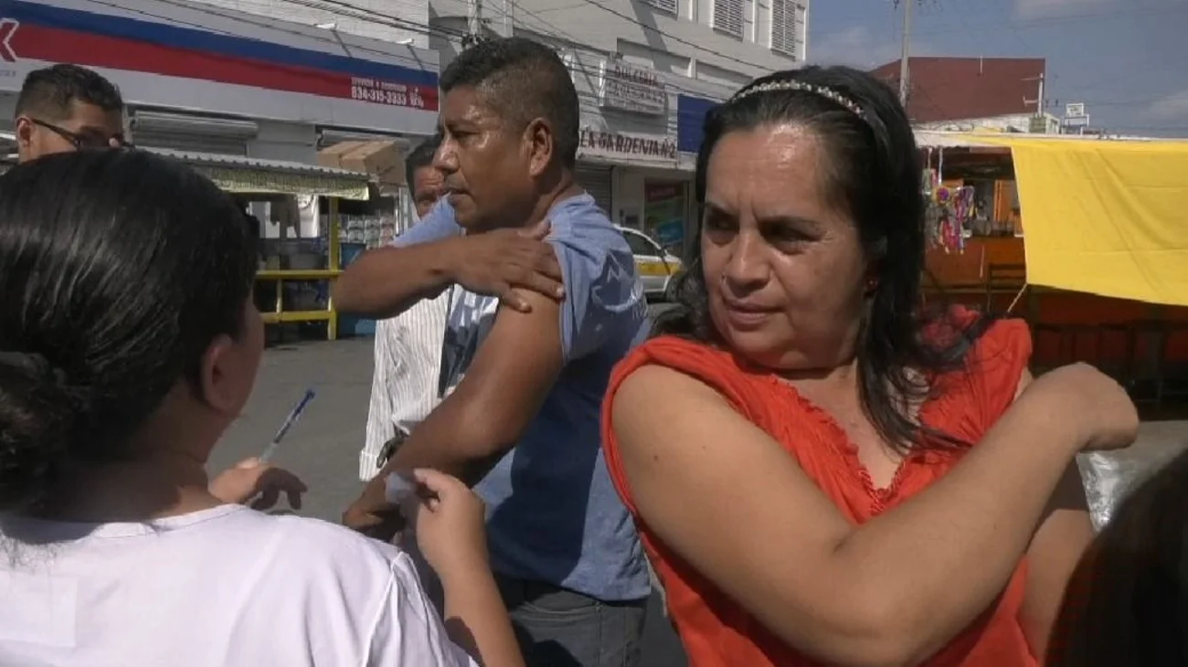 Aplican vacunas en las calles de Ciudad Victoria