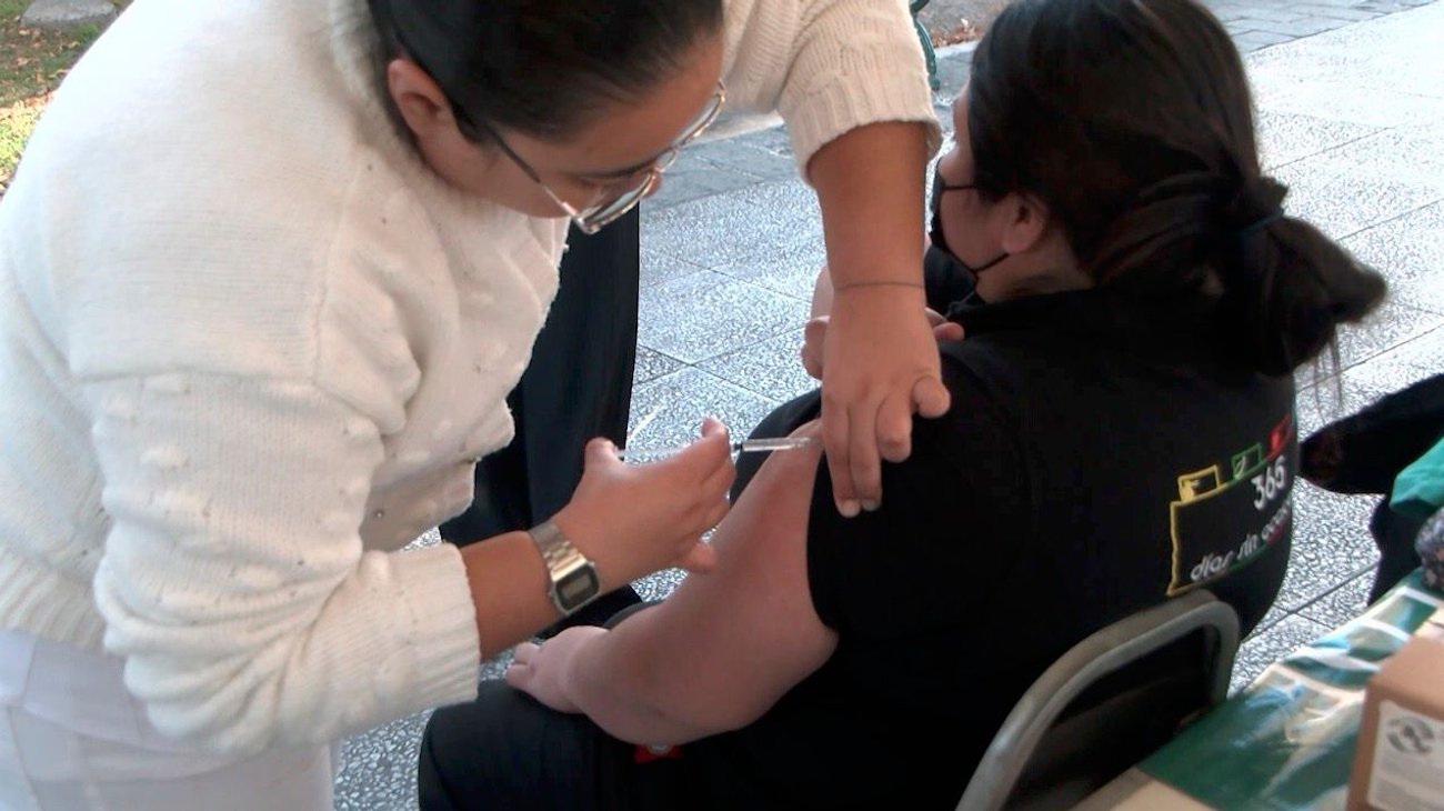 Anuncian Santa Catarina y el IMSS brigada de vacunación