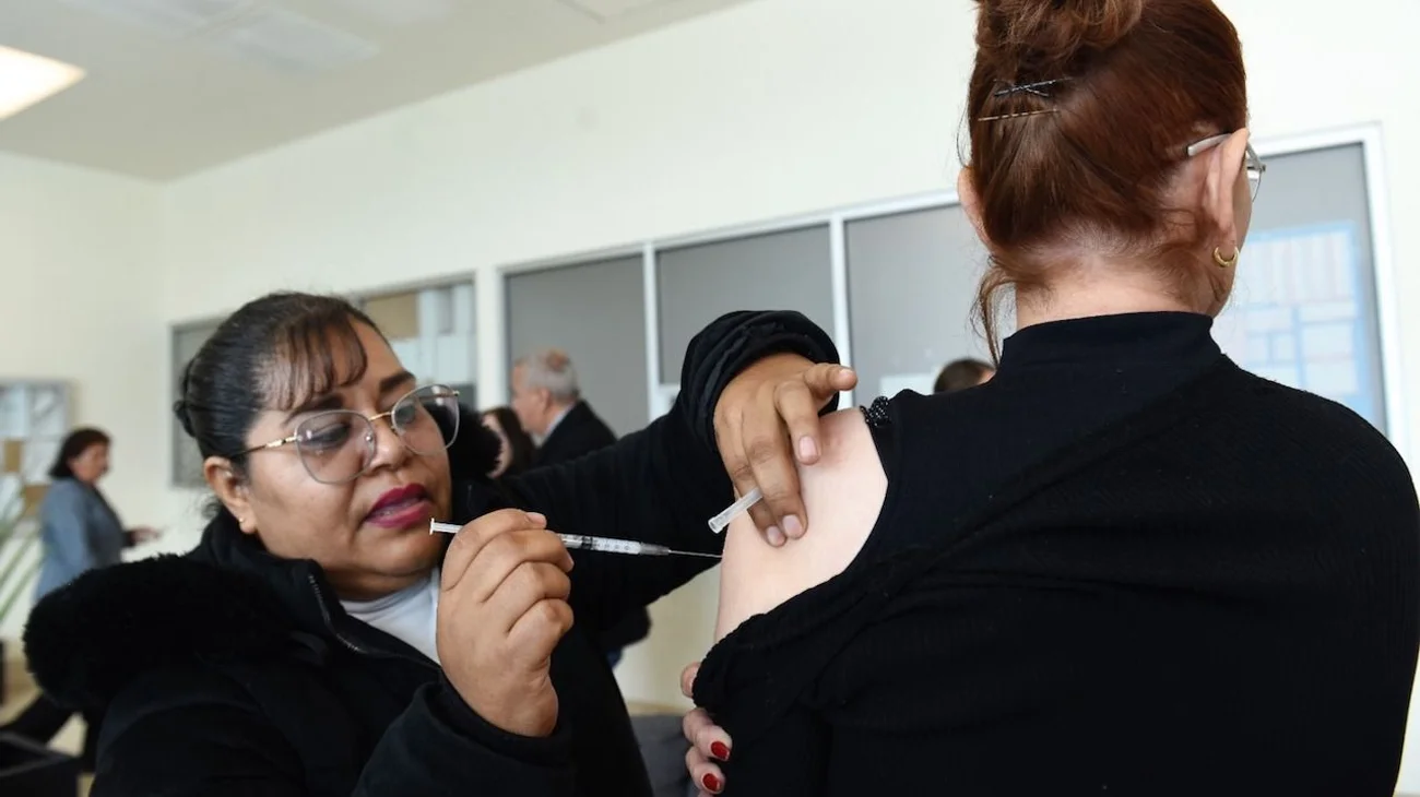 Vacunan contra influenza y tétanos en la Presidencia de Torreón