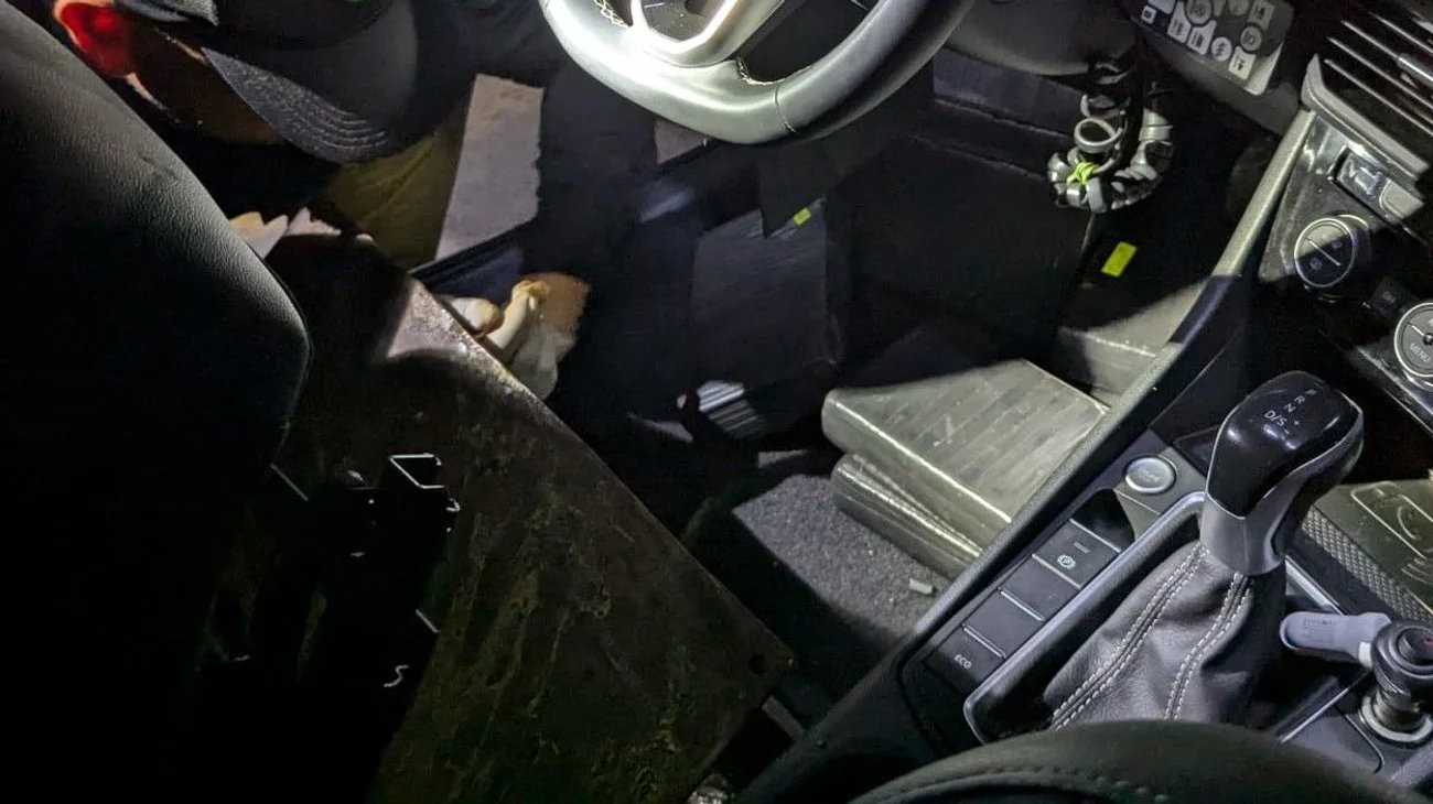 Guardia Nacional captura a traficante en auto blindado 