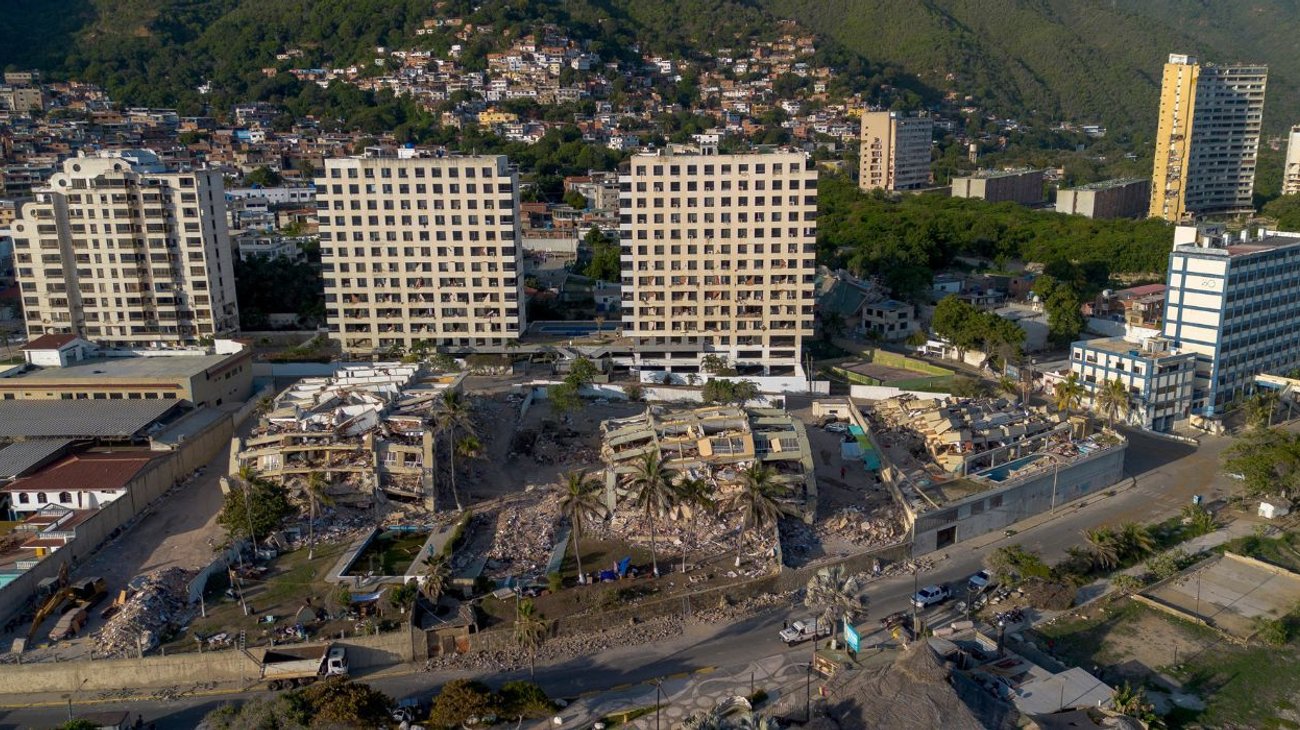 Rescatistas intensifican búsquedas tras sismos en Venezuela