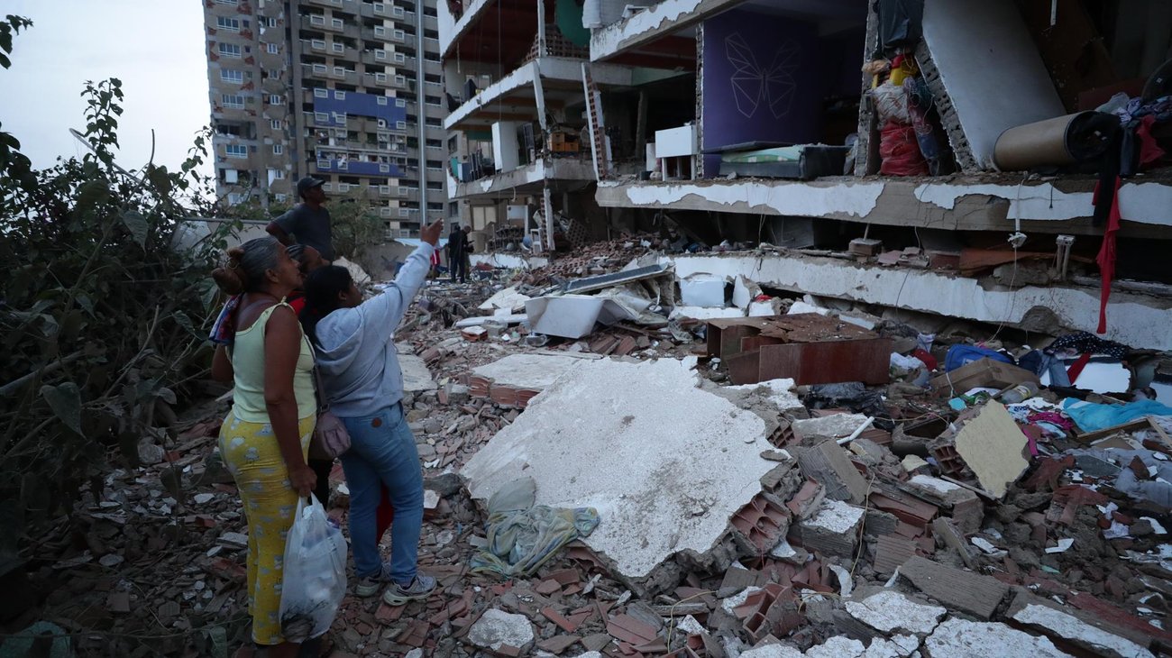 Se elevan a 589 los muertos por dos terremotos en Venezuela