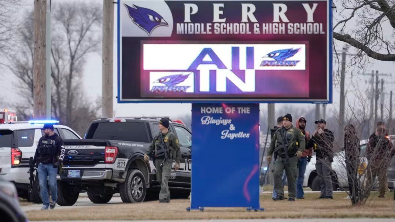 Confirman múltiples víctimas en tiroteo en escuela de Iowa