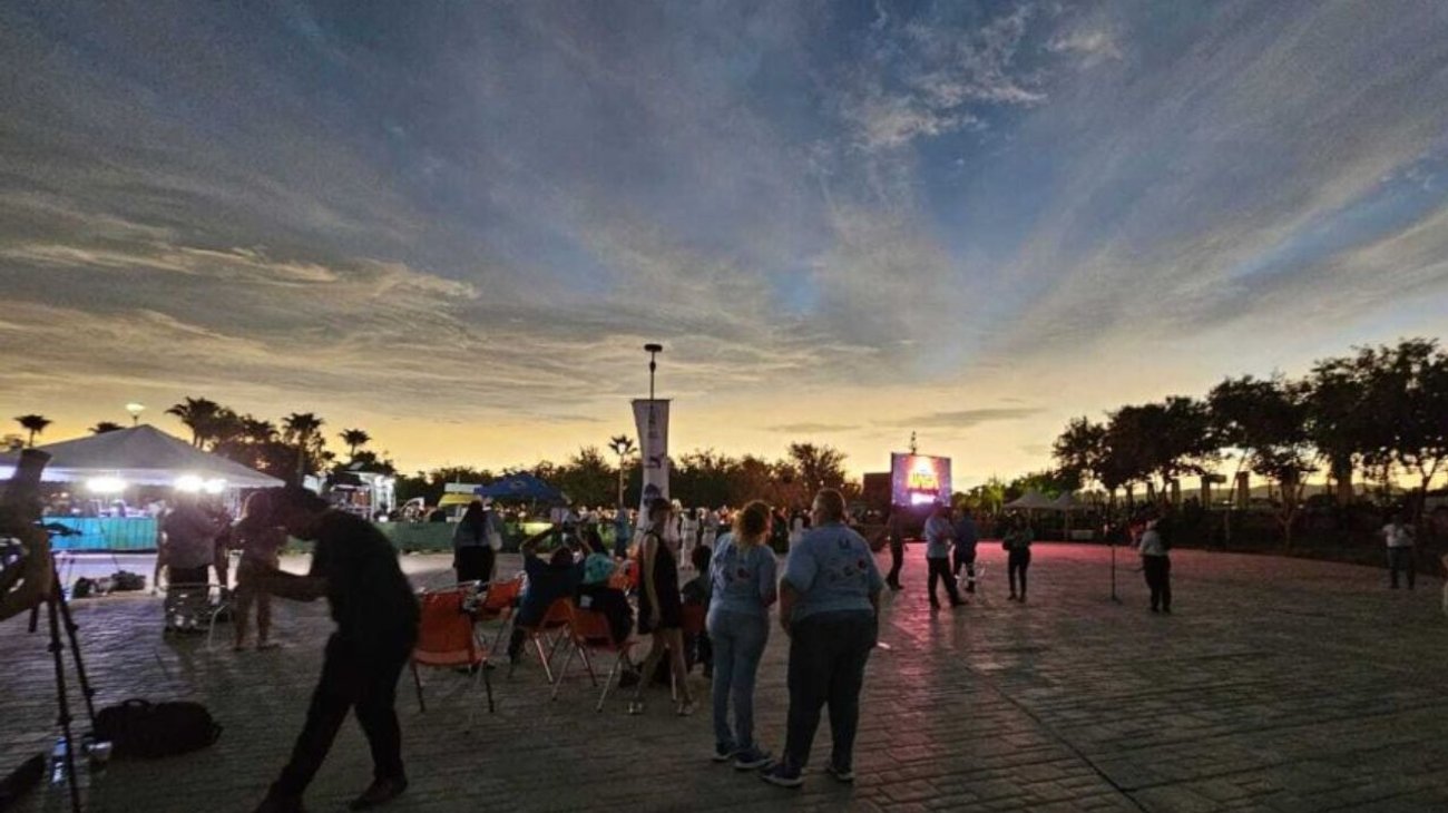 Visita La Laguna el Cónsul estadounidense por el eclipse