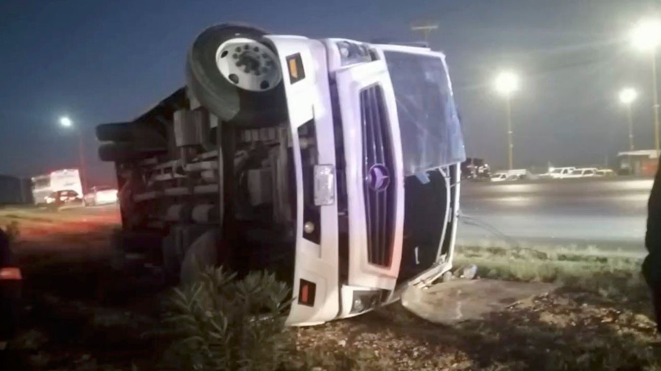 volcadura_camion_ramos_arizpe1_988ad36211