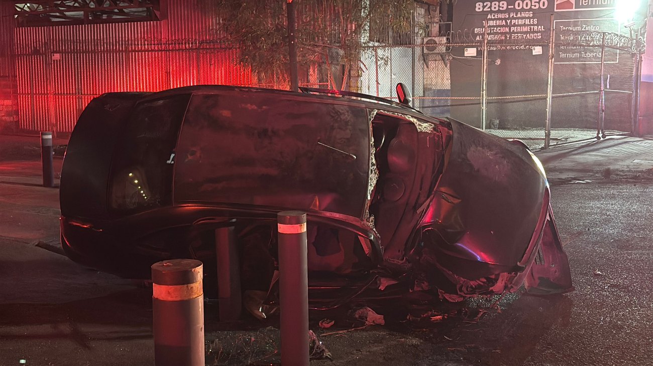 Volcadura deja cuatro hombres lesionados en la colonia Del Prado