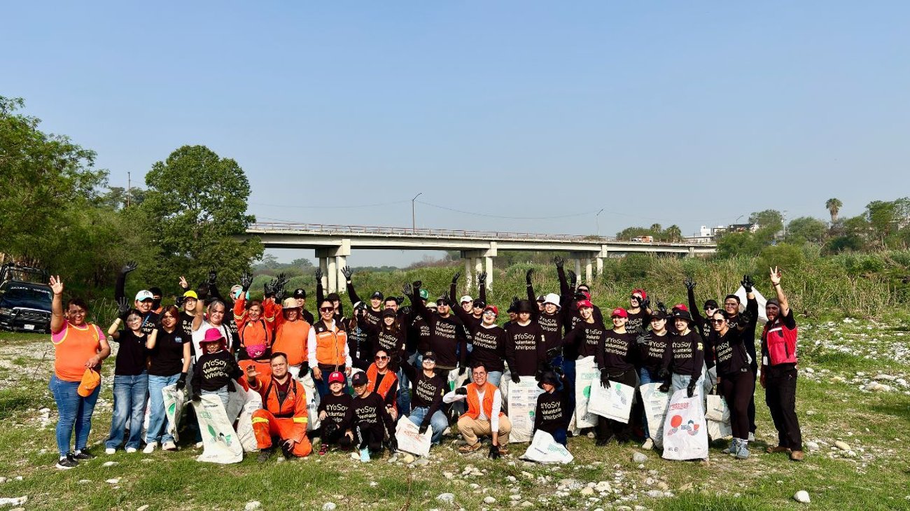 Retiran casi 70 toneladas de residuos de río Santa Catarina