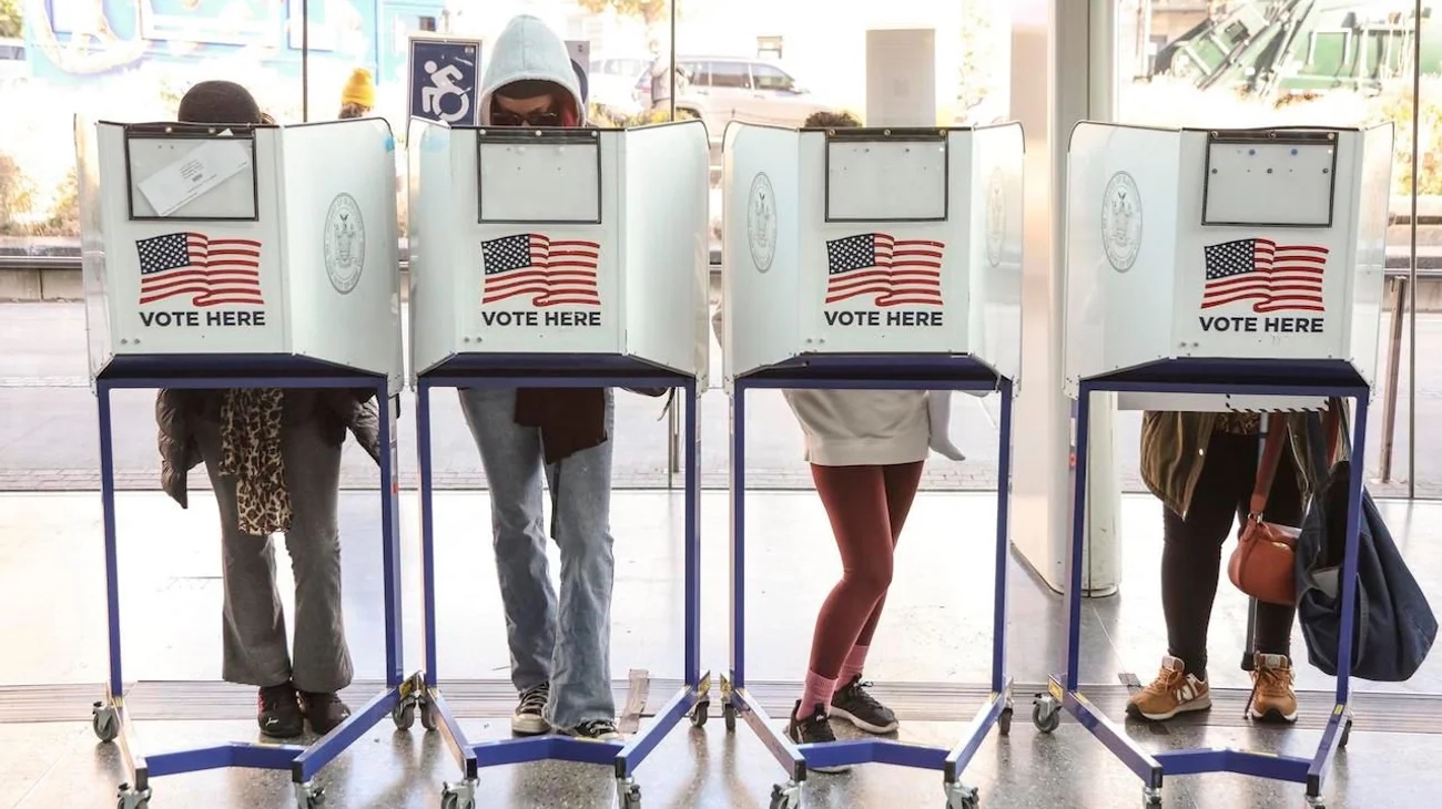 Votan estadounidenses entre nervios, esperanza y miedo