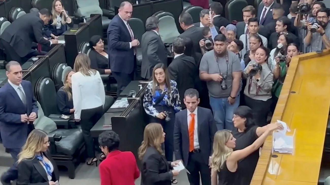 Pide Víctor Fuentes quitar el voto secreto en el Congreso