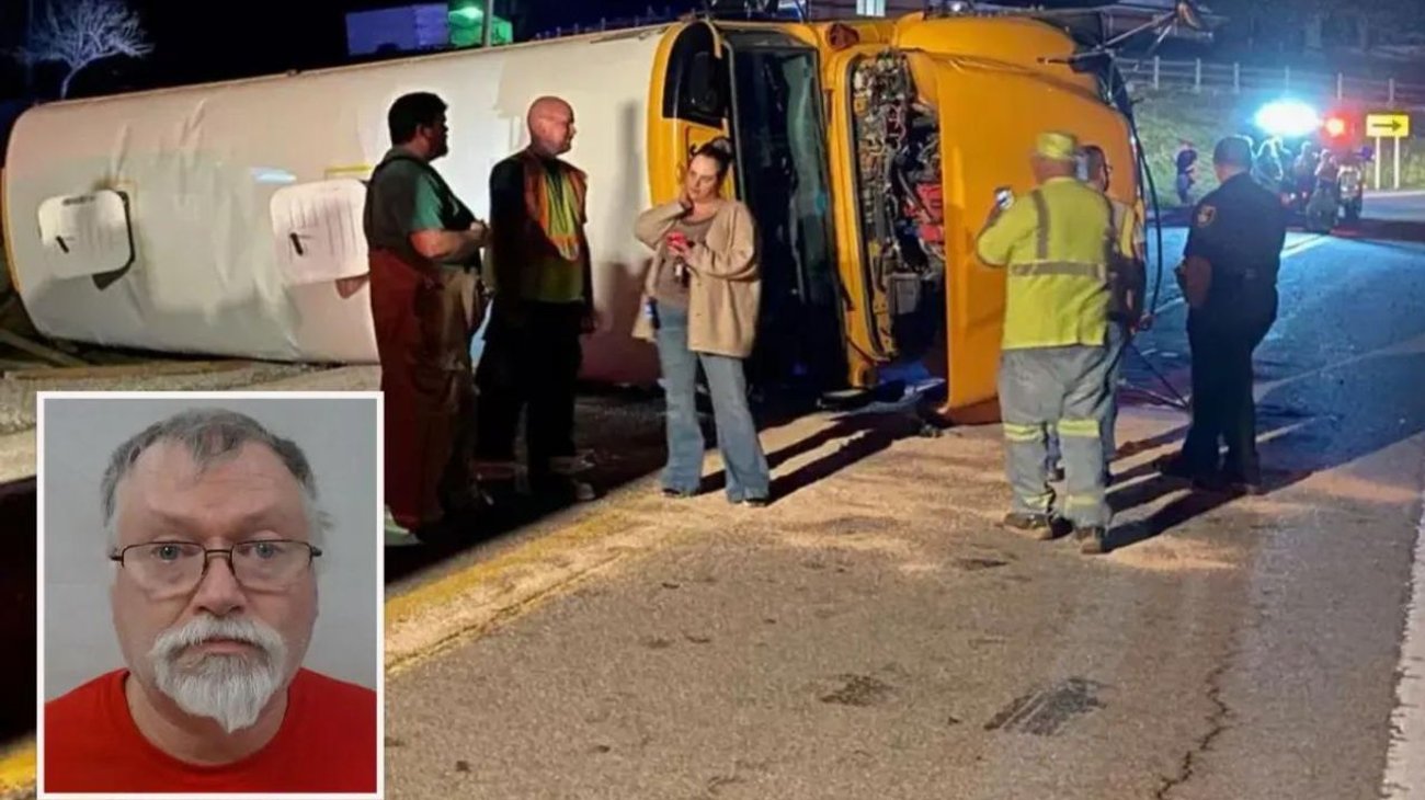 Vuelca autobús escolar con estudiantes; chofer manejó ebrio