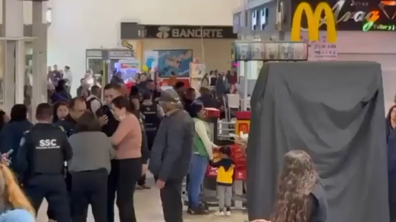 Se desata balacera en plaza comercial de Ciudad de México