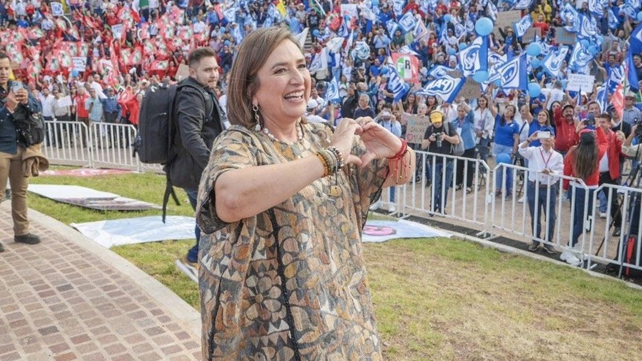 Xóchitl admite error en informe profesional; UNAM investiga