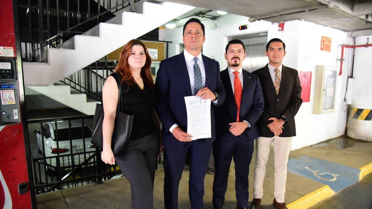 Y ahora denuncian a Miguel Treviño y a dos funcionarios más