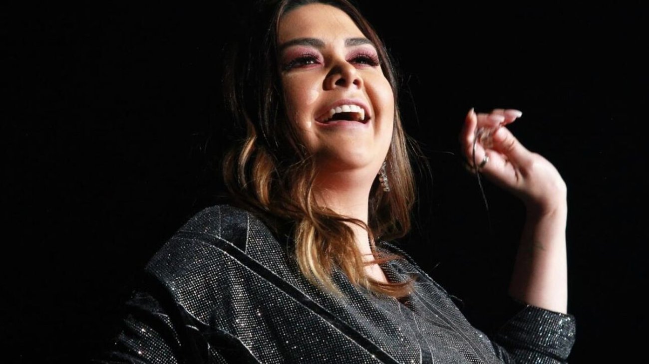 yuridia_monumental_0ef1a37496