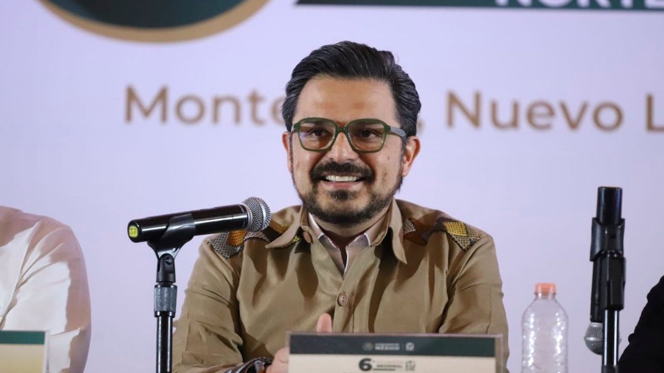 Sheinbaum mantiene a Zoé Robledo al frente del IMSS