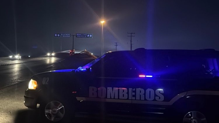 Tormenta invernal paraliza carreteras en norte de Coahuila