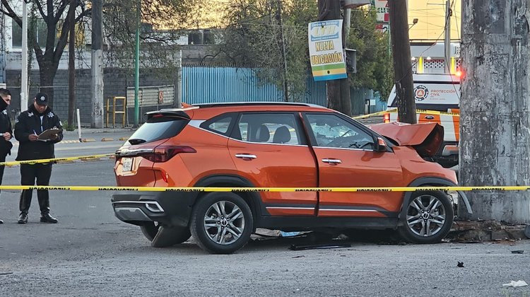 Muere joven tras chocar contra torre de CFE en Monterrey