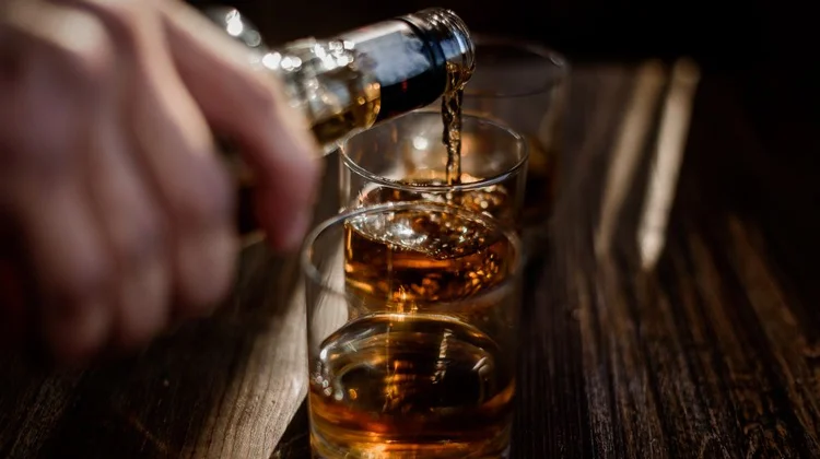 Alertan que 80% de feminicidios en México involucran alcohol