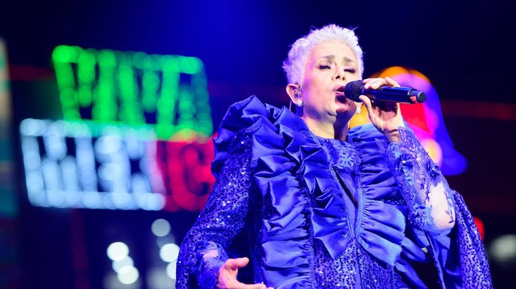 Brilla Eugenia León en el cierre de TransformARTE en Escobedo