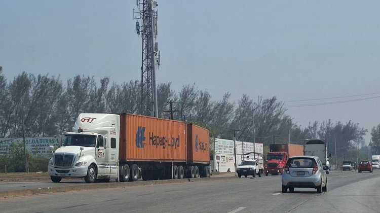 Persisten robos a autotransporte en carreteras pese a vigilancia