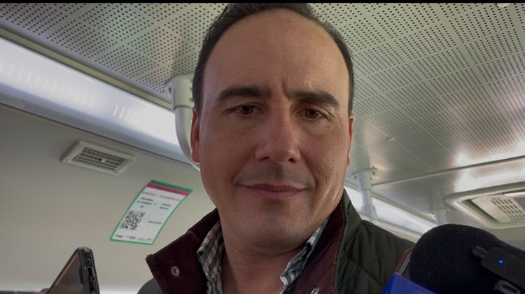 Manolo Jiménez viaja a Texas para fortalecer alianzas