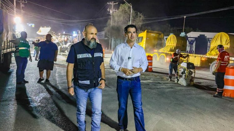 Aplica Monterrey bacheo intensivo nocturno en Los Ángeles