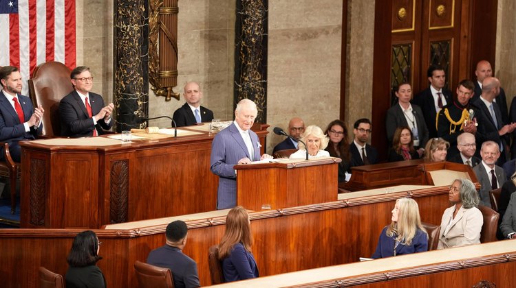 Trump elogia al rey Carlos III: 'Puso de pie a los demócratas'