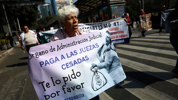 Exjueces protestan por el pago de su indemnización en todo México